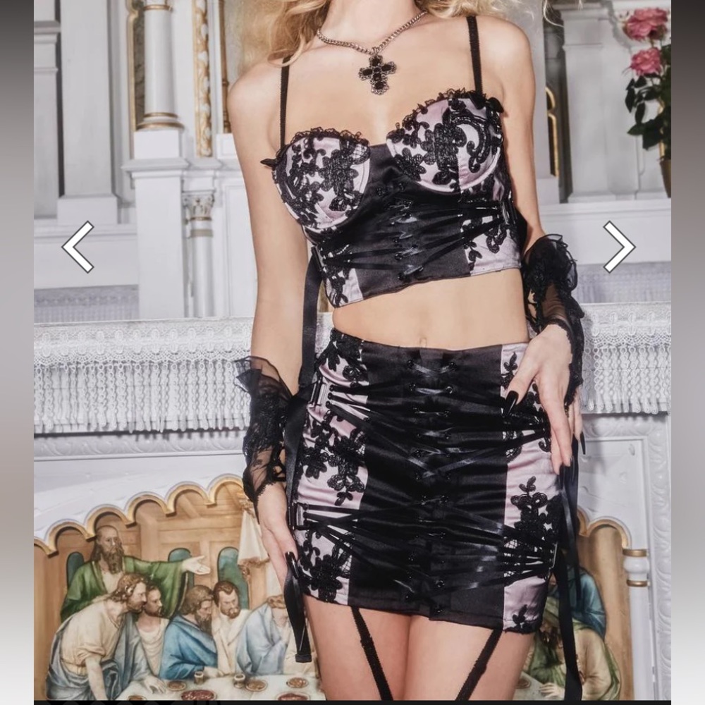 Night of satin skirt set Unholy brand